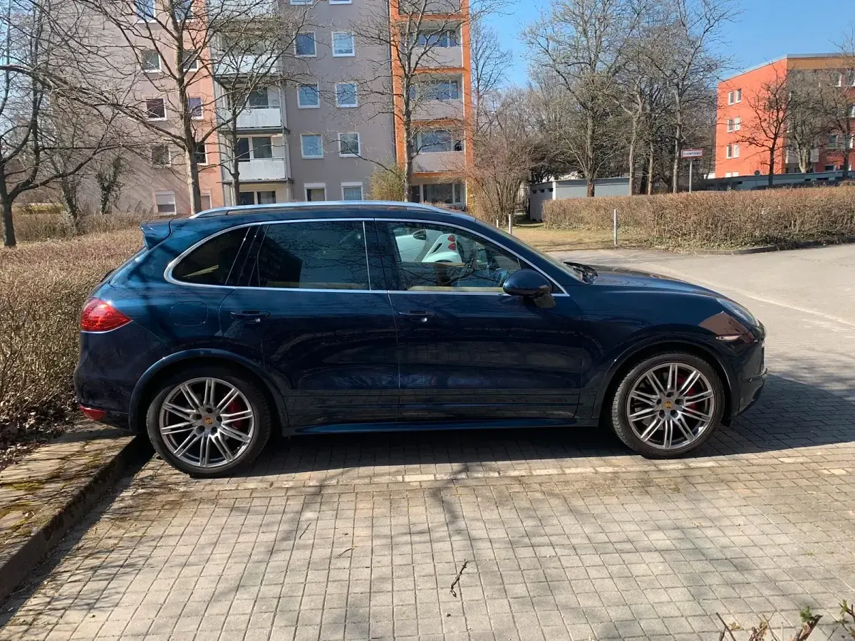 Gebraucht Porsche Cayenne 500 PS (367 kW) 2011 Blau SUV