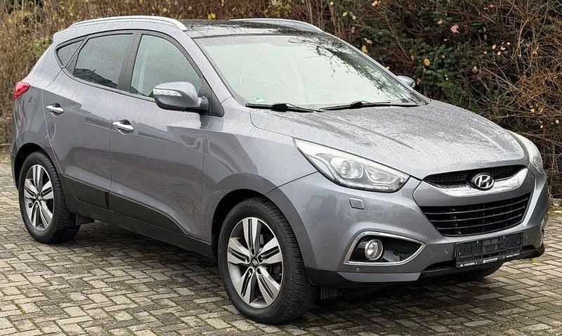 Grau Gebraucht 2014 Hyundai ix35 SUV | 11.900 € (Etwas zu teuer) - Bild 1/4