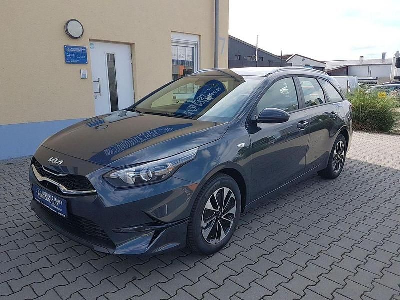 Grau Neu 2025 Kia Ceed Sportswagon Kombi | 24.409 € (Guter Preis) - Bild 1/4