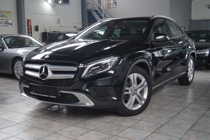 Schwarz Gebraucht 2015 Mercedes GLA200 SUV | 15.990 € (Fairer Preis) - Bild 1/4