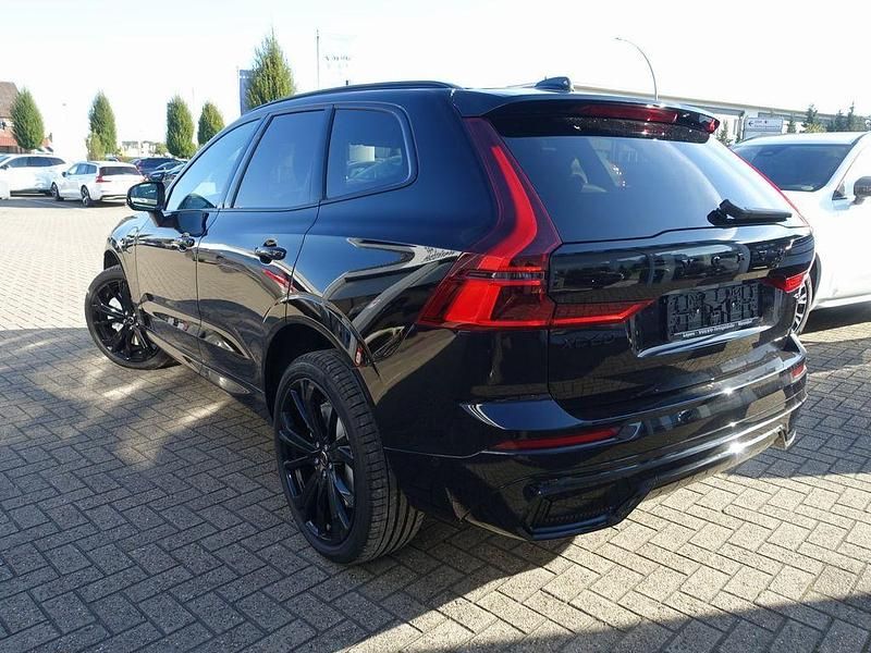 Neu Volvo XC60 Plus 398 PS (292 kW) 2025 Schwarz SUV