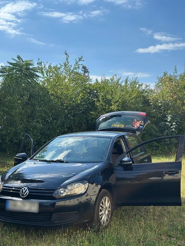 Schwarz Gebraucht 2009 VW Golf VI Kleinwagen | 4.499 € - Bild 1/4