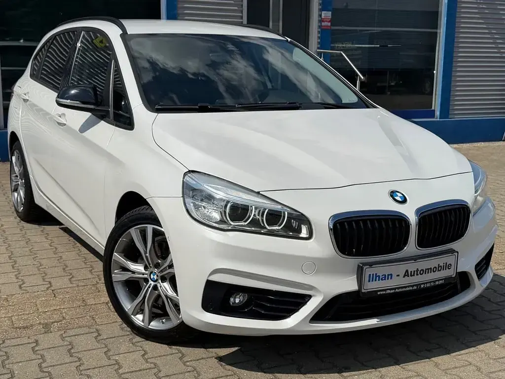 Gebraucht BMW 220 Active Tourer Sport Line 192 PS (141 kW) 2015 Weiß Van / Kleinbus