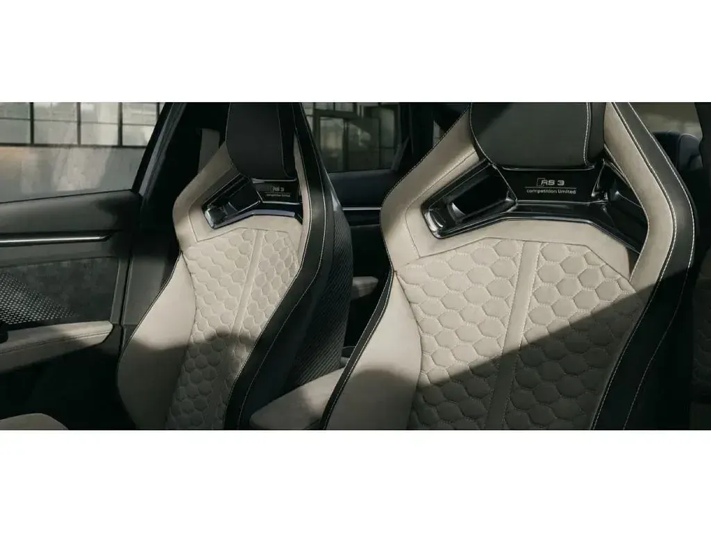 Neu Audi RS3 Competition 400 PS (294 kW) 2026 Weiß Limousine