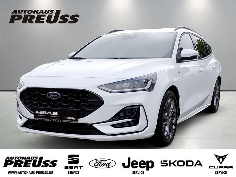 Weiß Gebraucht 2024 Ford Focus ST-Line X Limousine | 23.580 € (Fairer Preis) - Bild 1/4