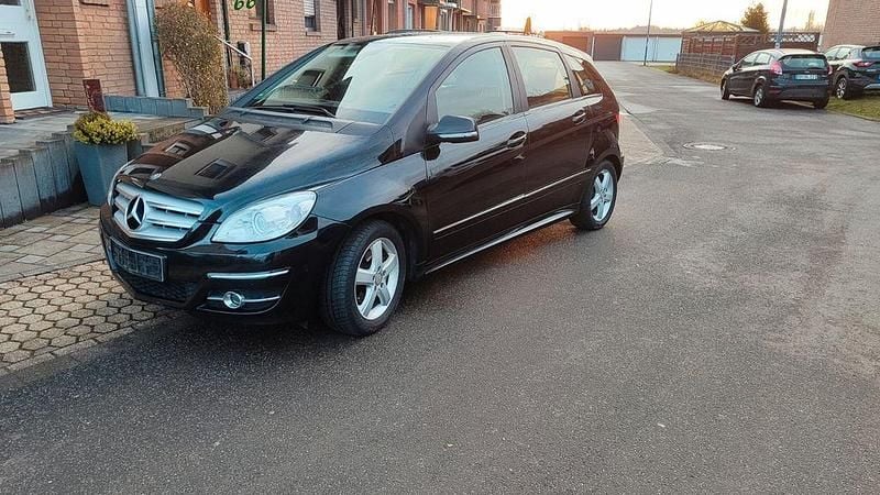 Gebraucht Mercedes B200 193 PS (141 kW) 2009 Schwarz Van / Kleinbus