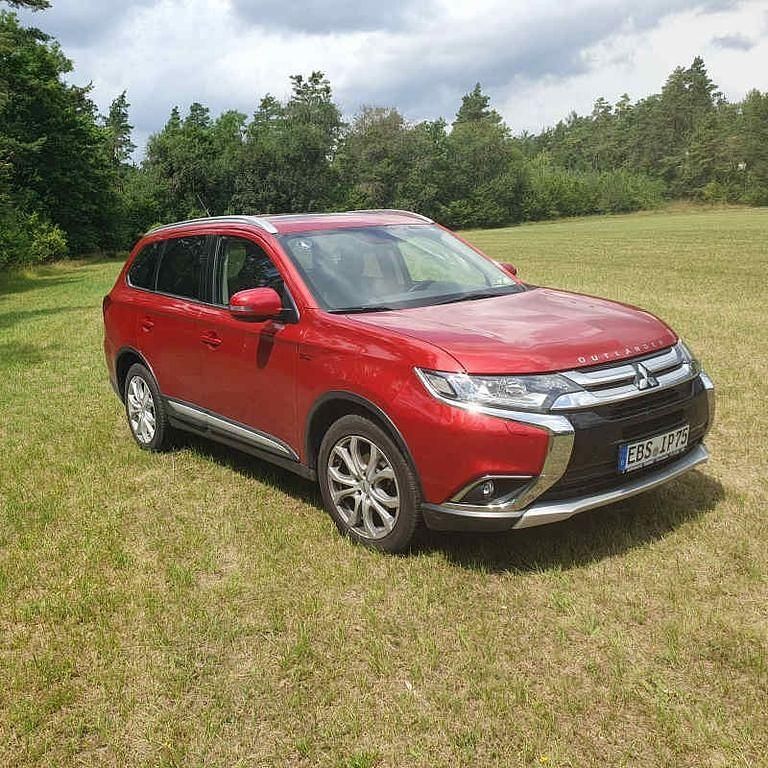 Second-hand Mitsubishi Outlander 150 CP (110 kW) 2016 Roșu SUV