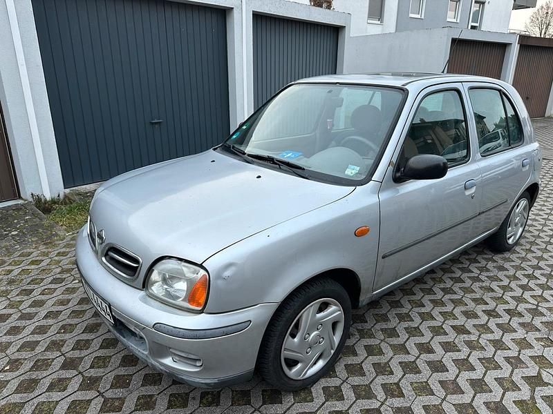 Silber Gebraucht 2000 Nissan Micra Kleinwagen | 850 € (Guter Preis) - Bild 1/4