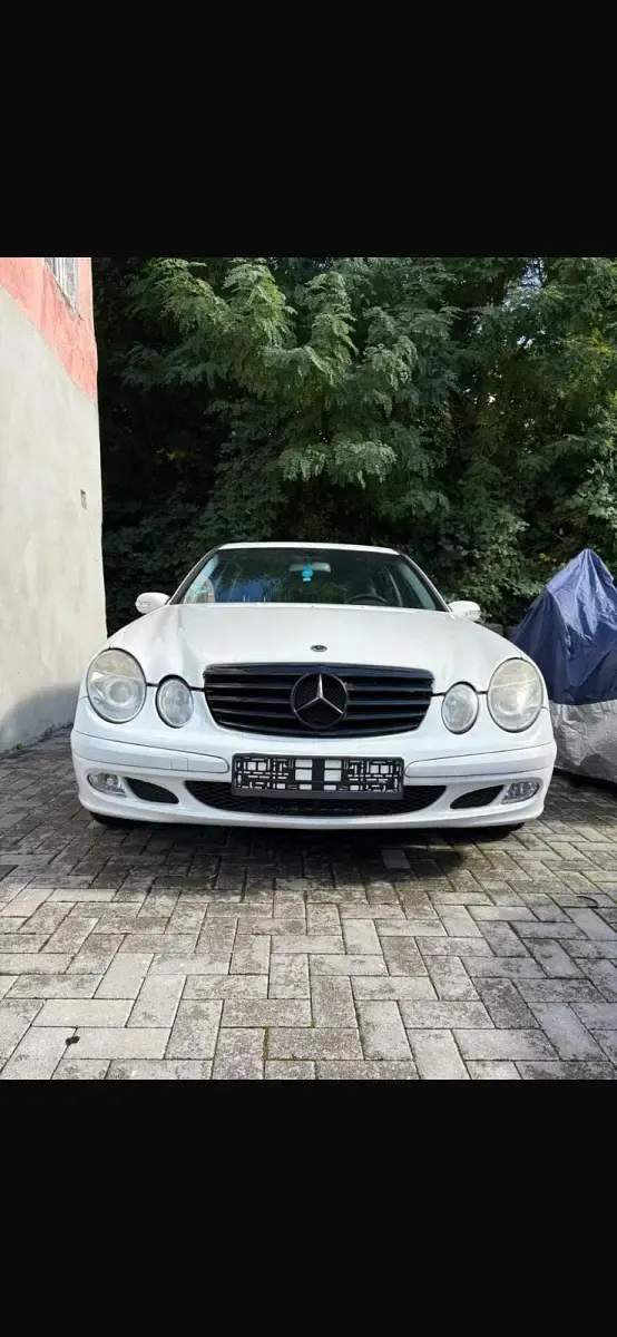 Usata Mercedes E220 150 CV (110 kW) 2004 Bianco Station wagon
