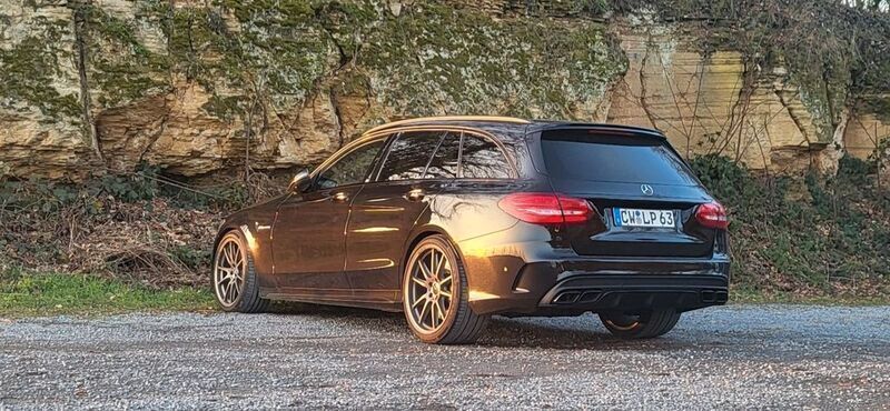 Schwarz Gebraucht 2015 Mercedes C63 AMG AMG Limousine | 43.500 € (Fairer Preis) - Bild 1/4