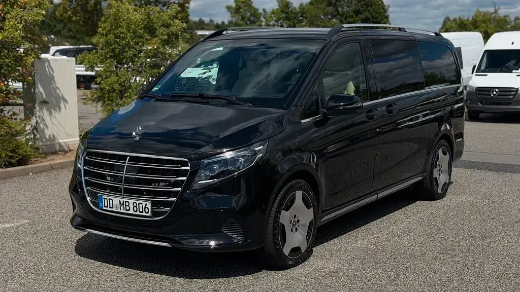 Gebraucht Mercedes V300 Exclusive 237 PS (174 kW) 2026 Obsidianschwarz Van / Kleinbus