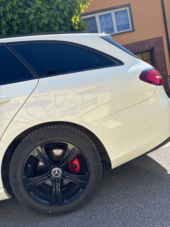 Gebraucht Mercedes E220 AMG line 194 PS (142 kW) 2017 Weiß Limousine