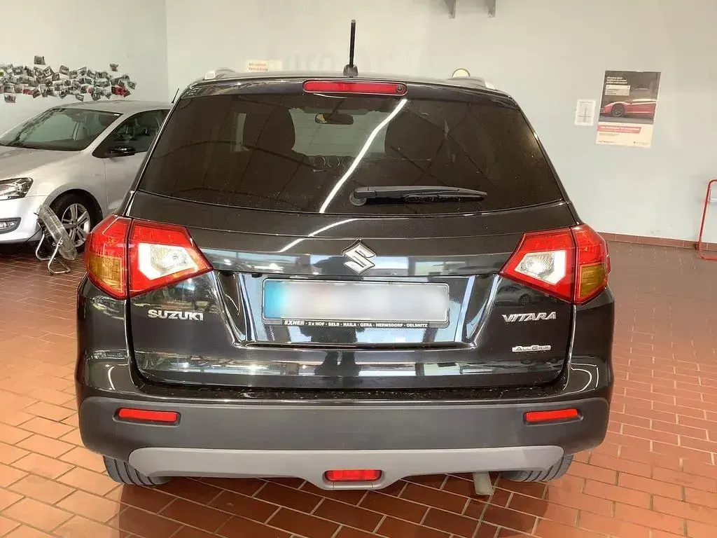 Gebraucht Suzuki Vitara Comfort 120 PS (88 kW) 2016 Schwarz SUV