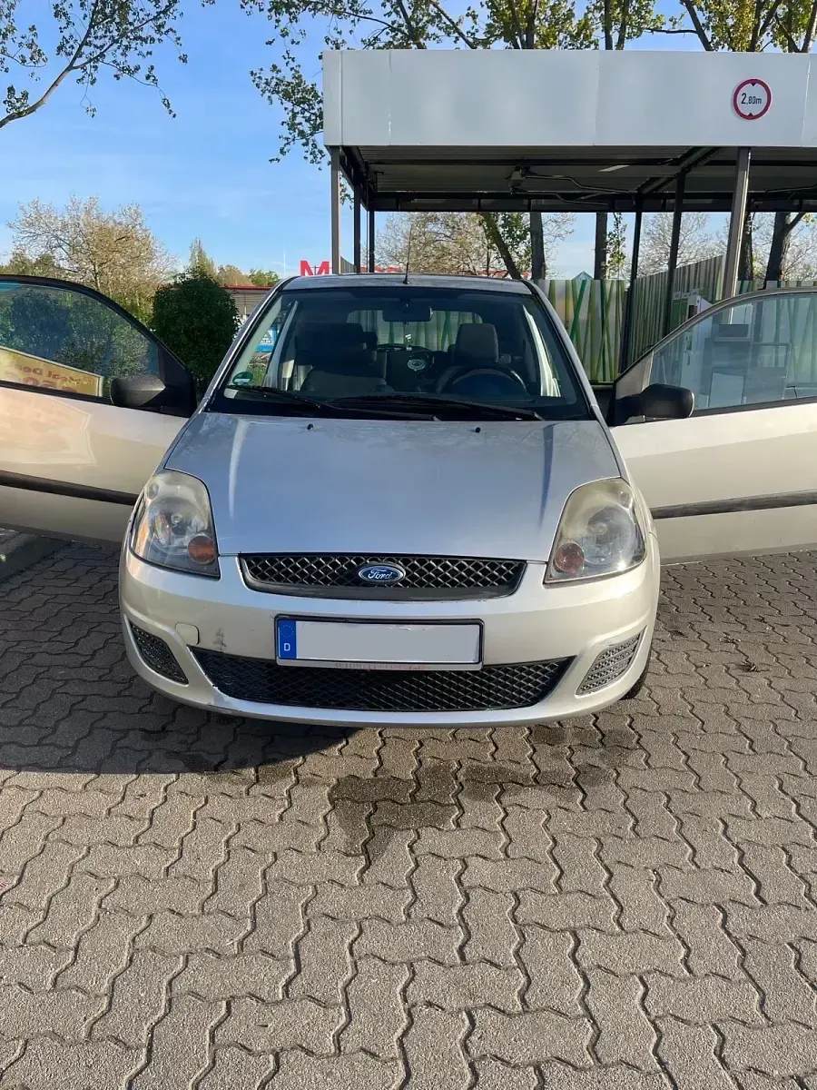 Gebraucht Ford Fiesta 2007 Silber Kleinwagen