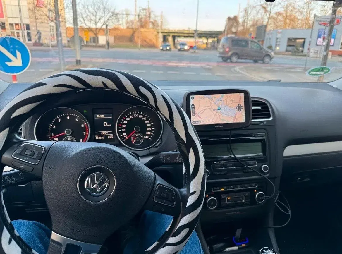 Gebraucht VW Golf VI Highline 122 PS (89 kW) 2011 Weiß Kleinwagen