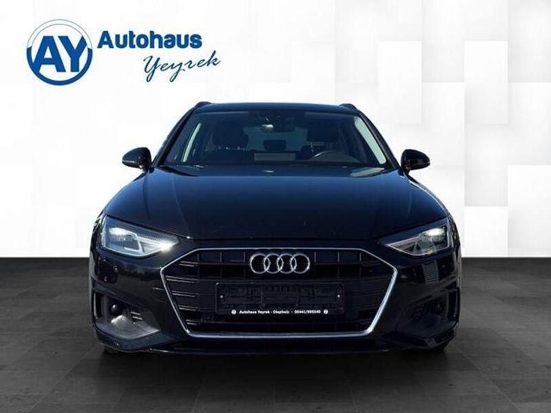 Gebraucht Audi A4 Sport 163 PS (119 kW) 2022 Schwarz Kombi