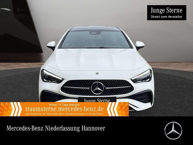Polarweiß Gebraucht 2025 Mercedes 180 AMG Limousine | 47.990 € - Bild 1/3