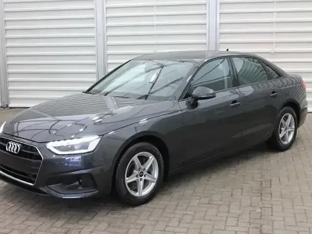 Gebraucht Audi A4 Basis 136 PS (100 kW) 2023 Manhattangrau metallic Limousine