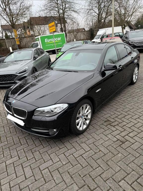 Gebraucht BMW 525 Sport Line 204 PS (150 kW) 2011 Schwarz Limousine