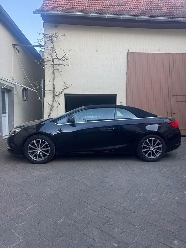 Usata Opel Cascada 165 CV (121 kW) 2014 Nero Cabrio