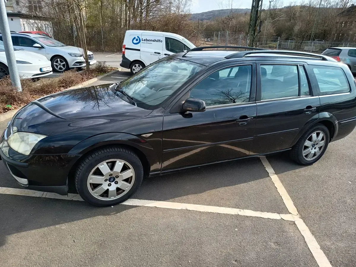 Gebraucht Ford Mondeo 131 PS (96 kW) 2004 Schwarz Kombi