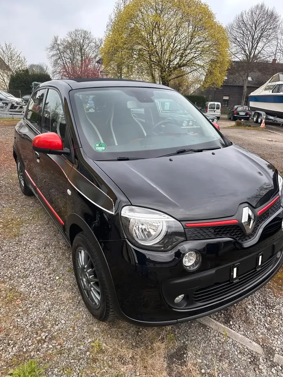 Używany Renault Twingo Luxe 90 KM (66 kW) 2015 Czarny Hatchback