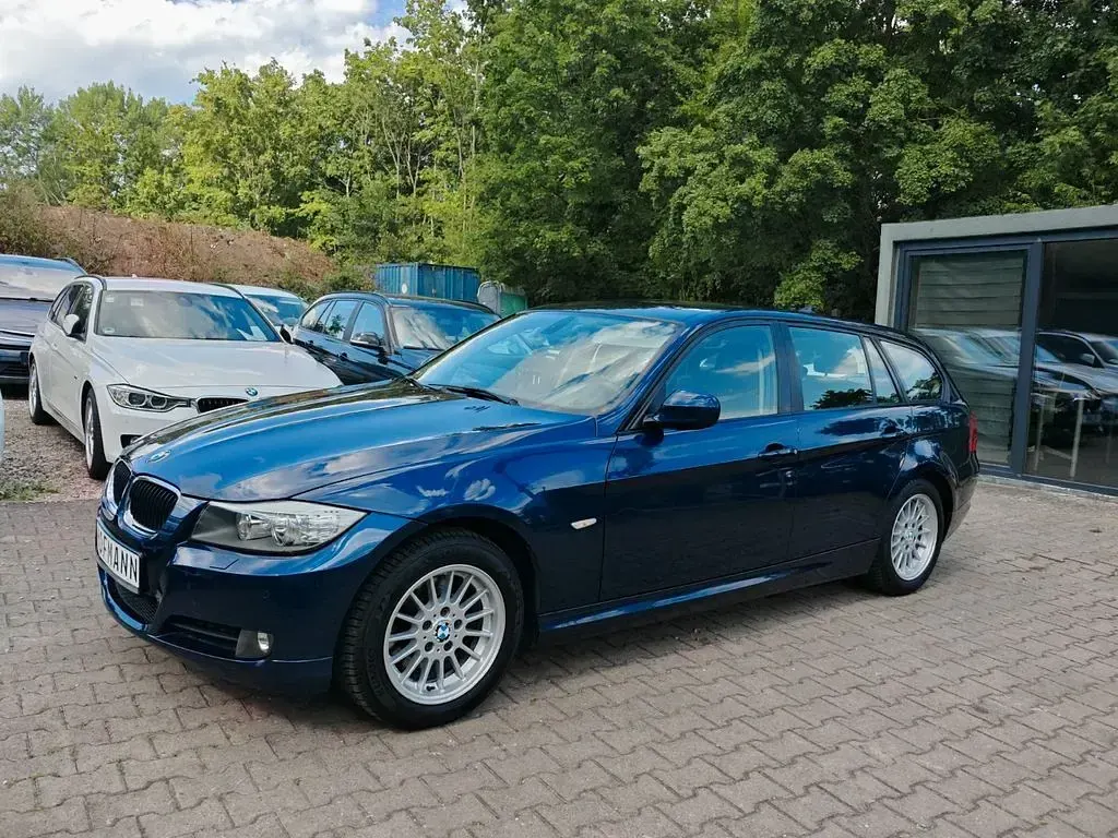Gebraucht BMW 318 Comfort Edition 143 PS (105 kW) 2012 Blau Kombi