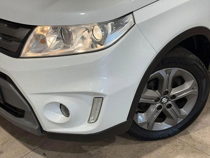 Second-hand Suzuki Vitara 120 CP (88 kW) 2017 Alb SUV