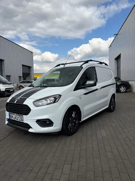 Używany Ford Courier 101 KM (74 kW) 2019 Biały Minivan