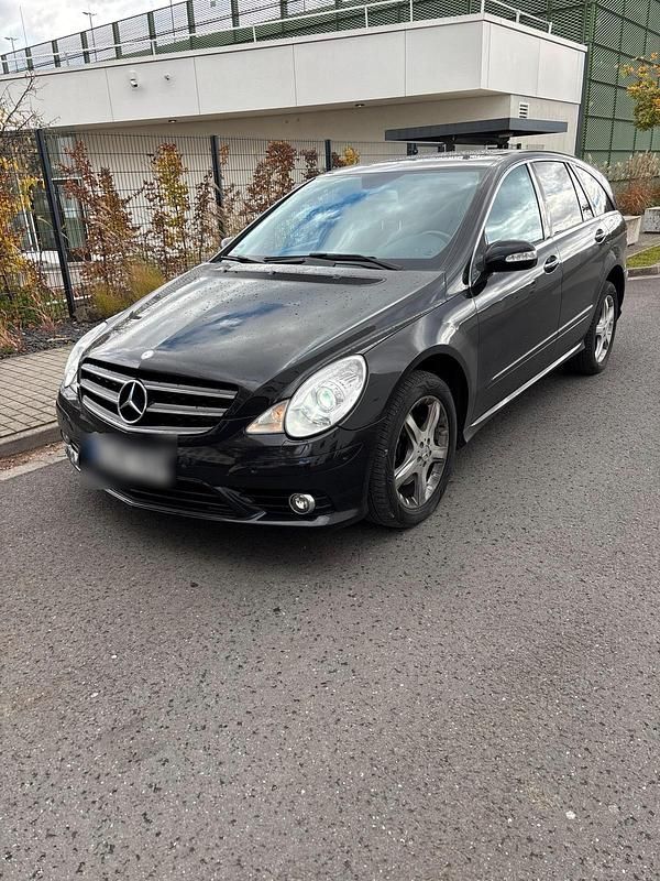 Schwarz Gebraucht 2007 Mercedes R320 Van / Kleinbus | 6.900 € (Guter Preis) - Bild 1/4