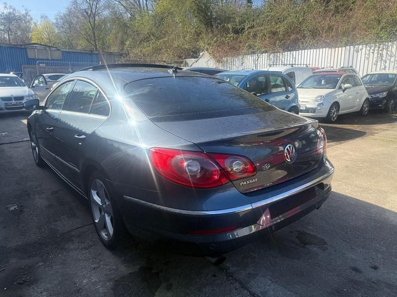 Gebraucht VW Passat Basis 299 PS (219 kW) 2010 Grau Coupé