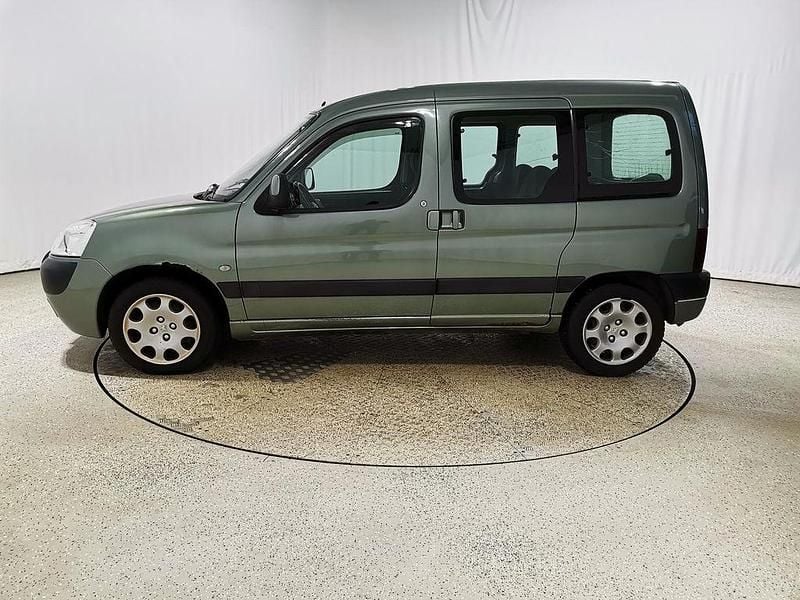 Gebraucht Peugeot Partner 109 PS (80 kW) 2004 Grün acadia Van / Kleinbus