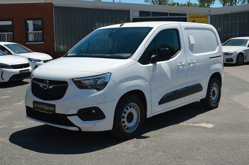 Weiß Gebraucht 2021 Opel Combo Van / Kleinbus | 12.900 € (Superpreis) - Bild 1/4