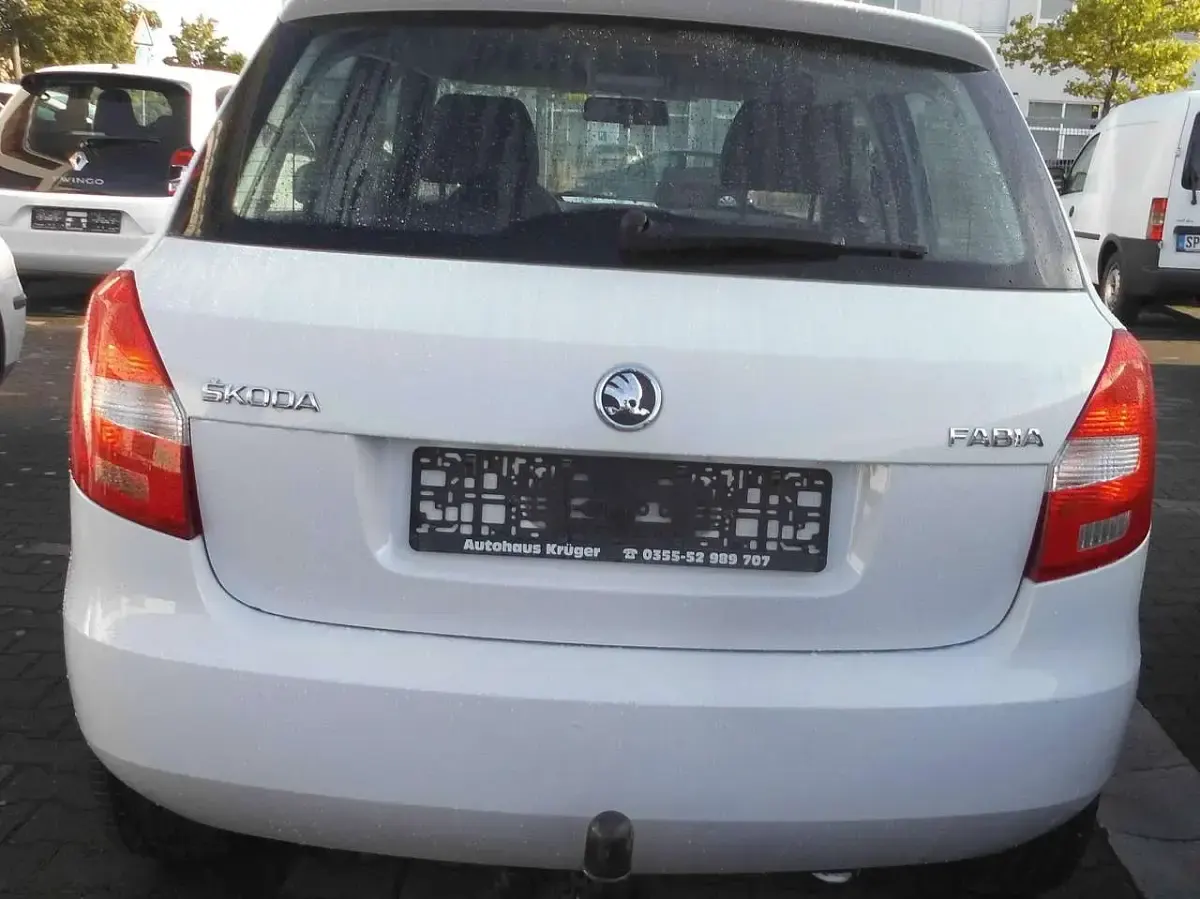 Gebraucht Skoda Fabia 60 PS (44 kW) 2014 Weiß Kleinwagen
