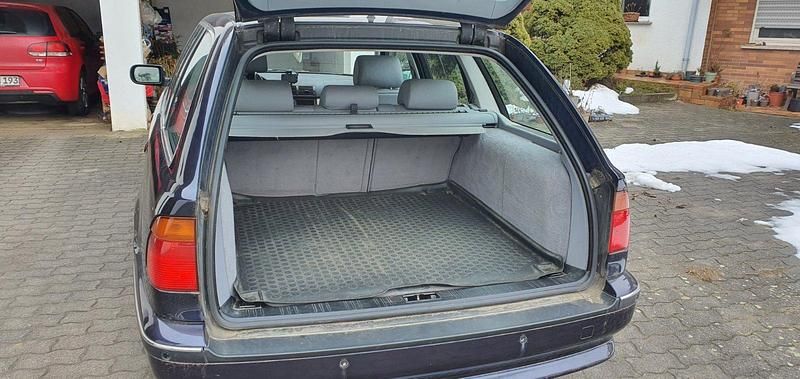 Gebraucht BMW 528 193 PS (141 kW) 2000 Blau Kombi