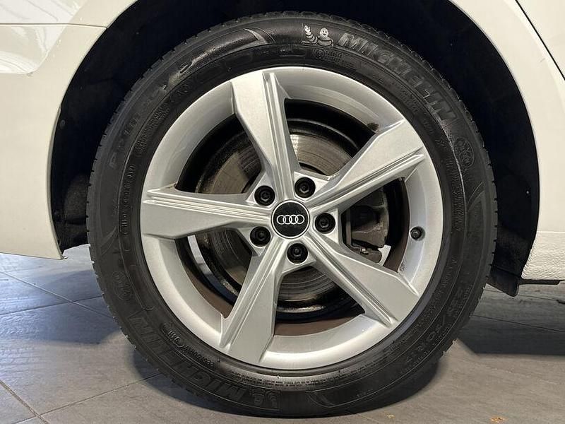 Gebraucht Audi A4 Advanced 204 PS (150 kW) 2021 Ibisweiã Kombi