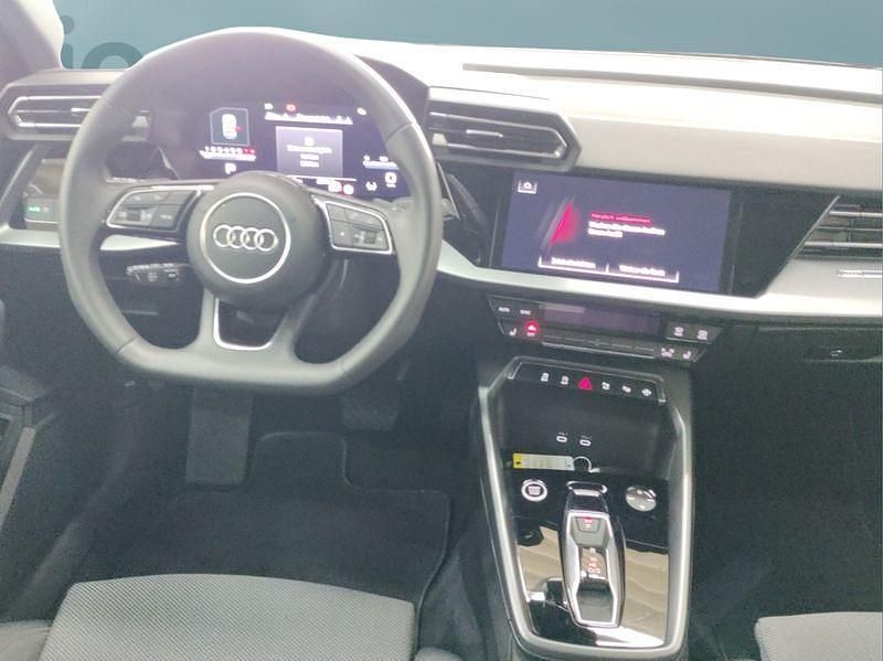 Gebraucht Audi A3 116 PS (85 kW) 2025 Blau Limousine