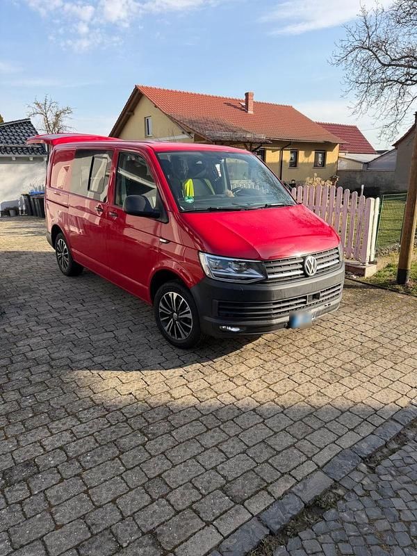 Second-hand VW Transporter 150 CP (110 kW) 2019 Roșu Van