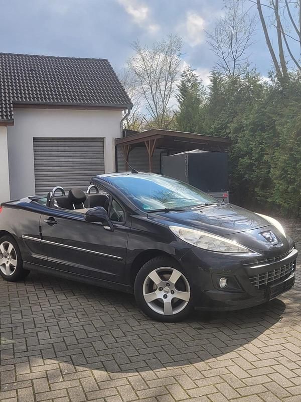 Gebraucht Peugeot 207 CC 120 PS (88 kW) 2011 Schwarz Cabrio