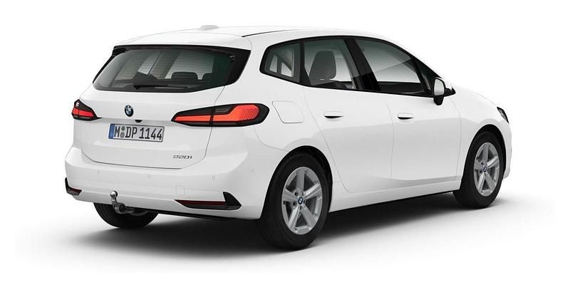 Gebraucht BMW 220 Active Tourer Luxury Line 170 PS (125 kW) 2025 Weiß Van / Kleinbus