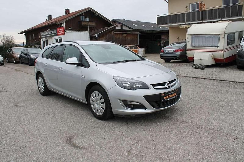 Gebraucht Opel Astra 116 PS (85 kW) 2013 Argon silber/ice silver (m2) Kombi