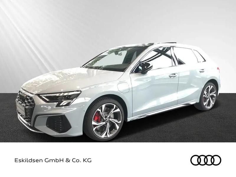 Grau Gebraucht 2024 Audi A3 Sportback e-tron S-Line Kleinwagen | 39.340 € - Bild 1/4
