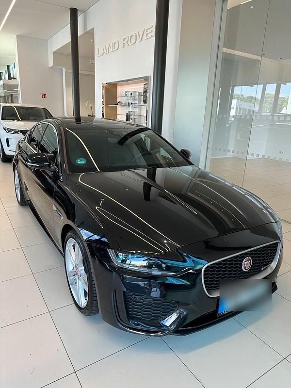 Schwarz Gebraucht 2018 Jaguar XE R Limousine | 26.499 € - Bild 1/4