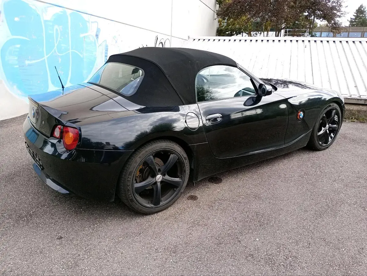 Gebraucht BMW Z4 170 PS (125 kW) 2003 Schwarz Cabrio
