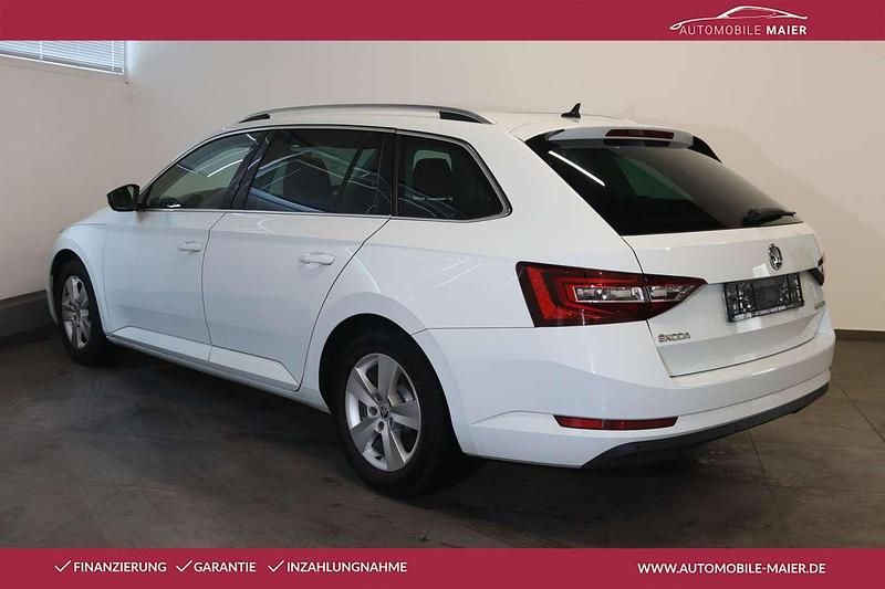Gebraucht Skoda Superb Style 150 PS (110 kW) 2016 Laserweiss Kombi