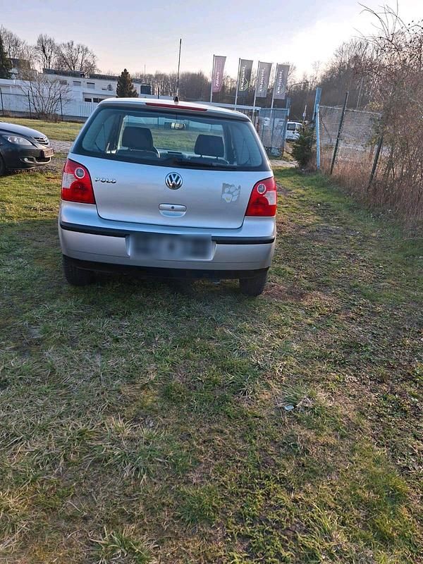 Gebraucht VW Polo 64 PS (47 kW) 2002 Silber Kleinwagen