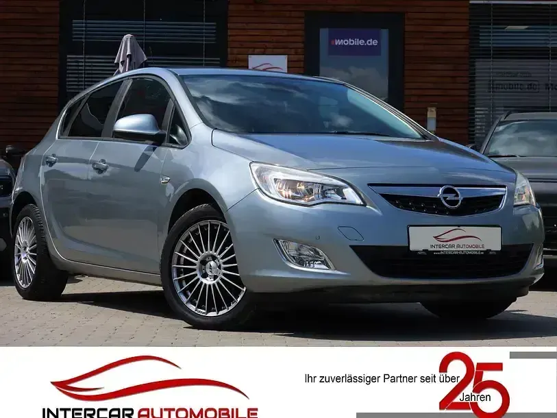 Gebraucht Opel Astra Design Edition 140 PS (102 kW) 2012 Limousine