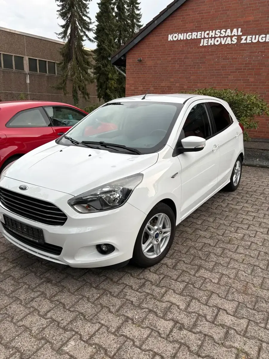 Gebraucht Ford Ka Plus 84 PS (61 kW) 2017 Weiß Kleinwagen