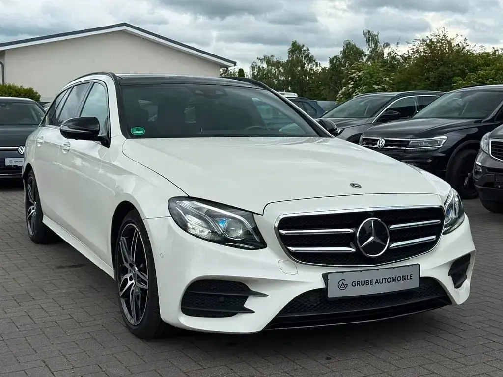 Gebraucht Mercedes E450 AMG line 367 PS (269 kW) 2019 Weiß Limousine