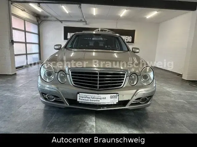 Używany Mercedes E280 231 KM (169 kW) 2006 Srebrny Sedan/Limuzyna